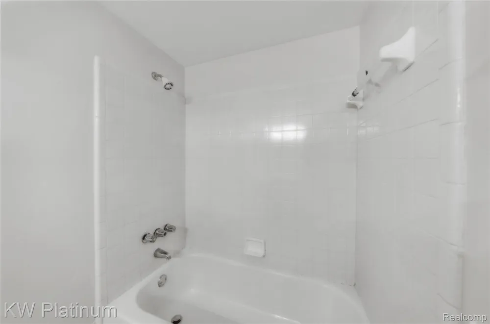 21542 Saint Gertrude Street #6 St Clair Shores City, MI 48081