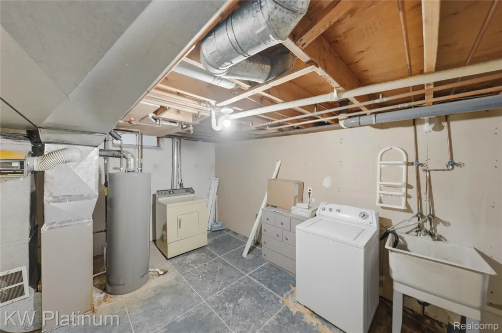 21542 Saint Gertrude Street #6 St Clair Shores City, MI 48081