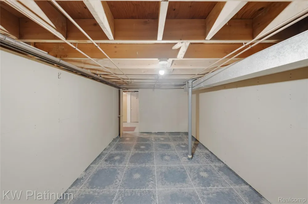 21542 Saint Gertrude Street #6 St Clair Shores City, MI 48081