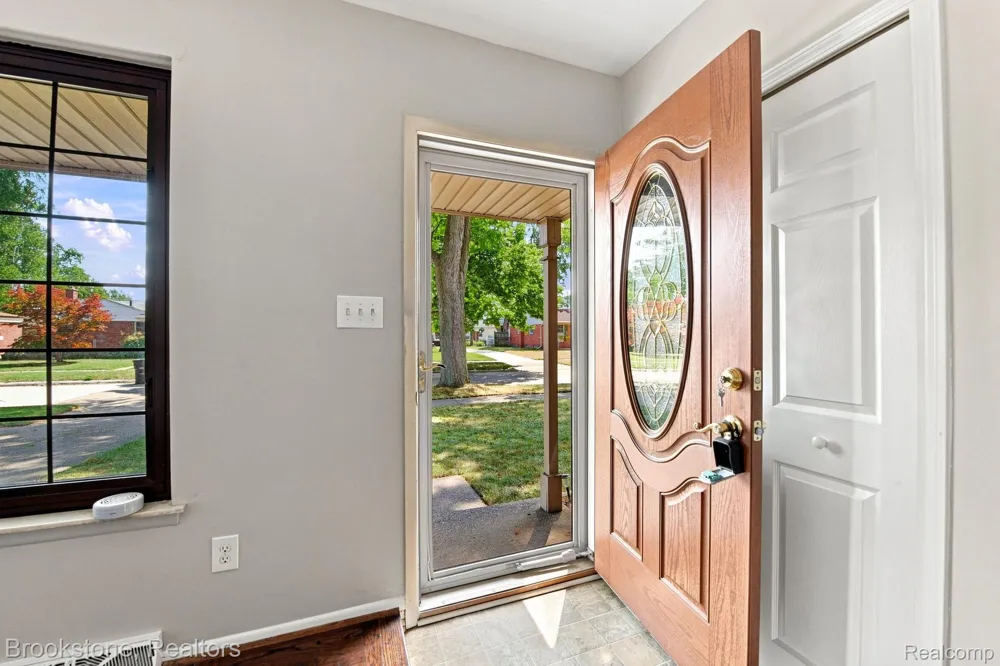 34116 Kennedy Street Westland City, MI 48185