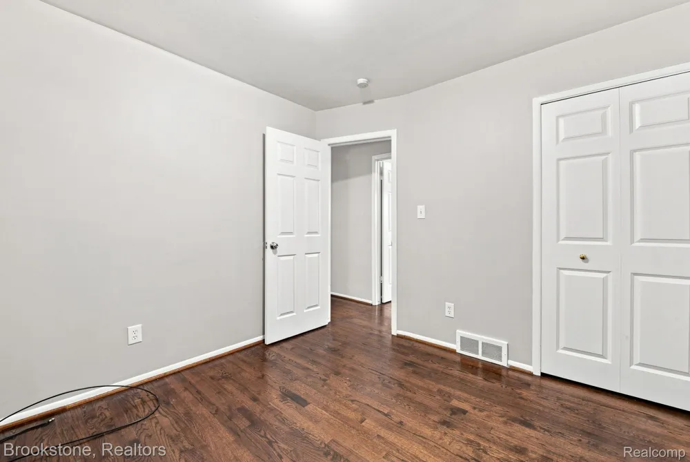 34116 Kennedy Street Westland City, MI 48185