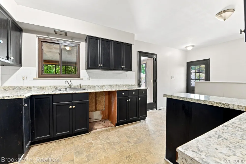 34116 Kennedy Street Westland City, MI 48185