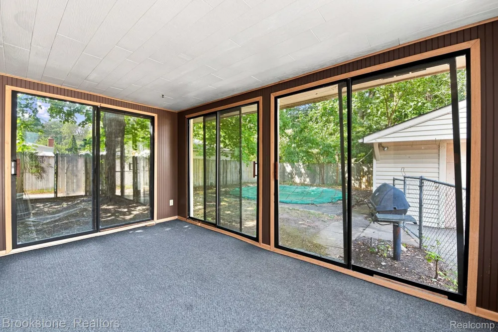 34116 Kennedy Street Westland City, MI 48185