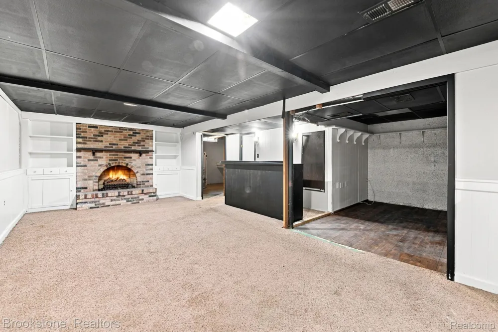 34116 Kennedy Street Westland City, MI 48185