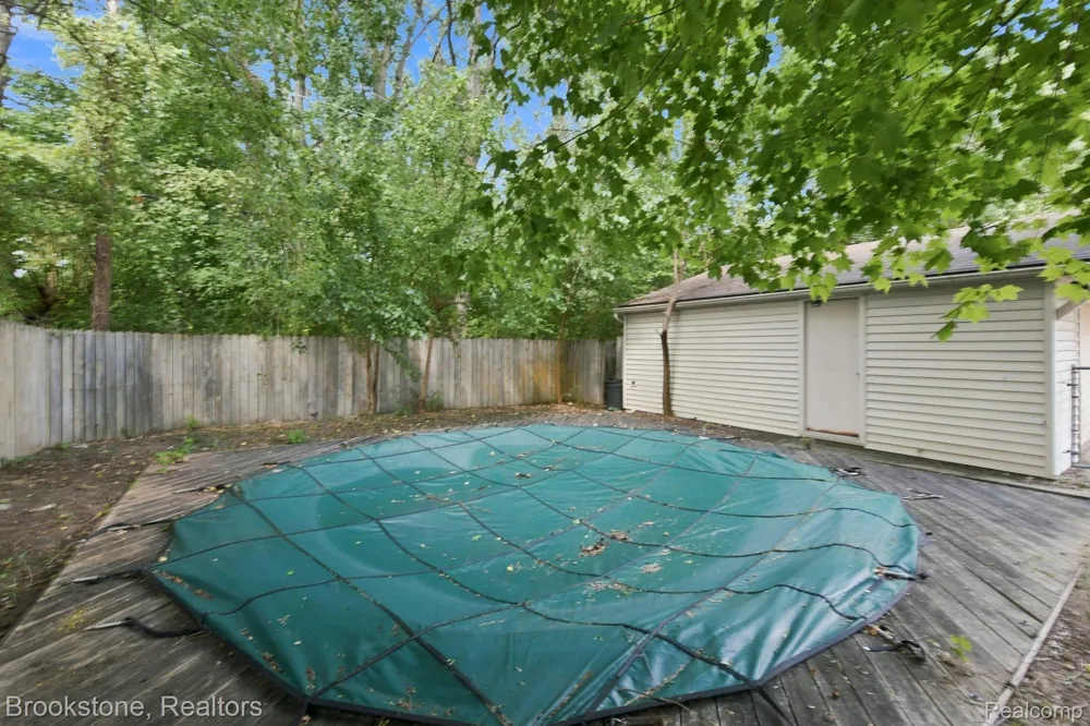 34116 Kennedy Street Westland City, MI 48185