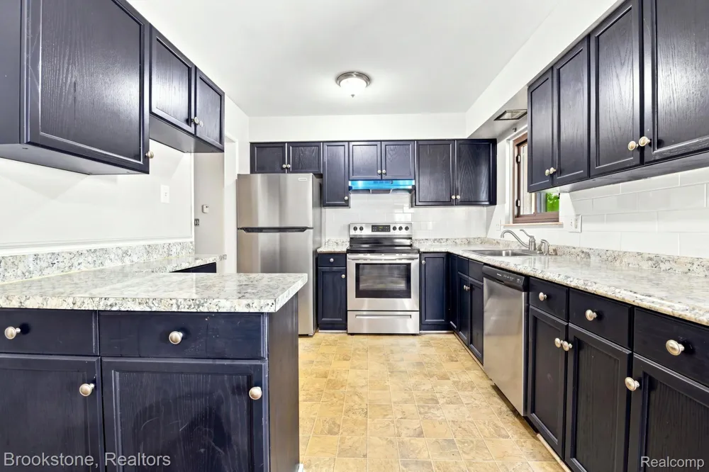 34116 Kennedy Street Westland City, MI 48185