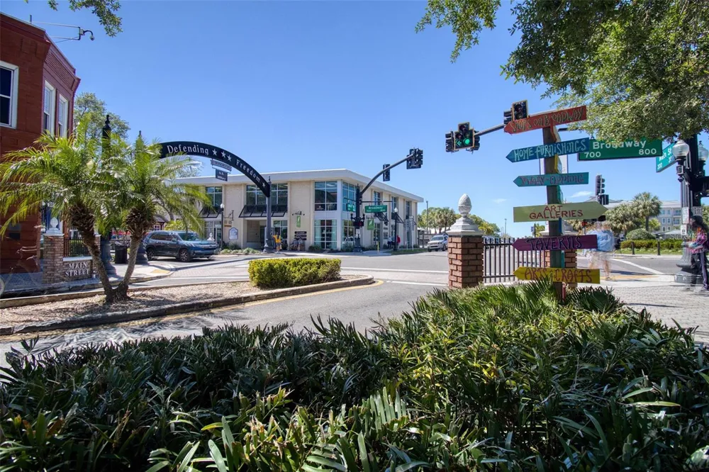 5 SHORE DRIVE Dunedin, FL 34698