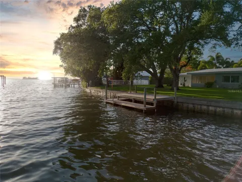 5 SHORE DRIVE