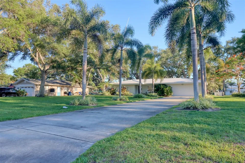 5 SHORE DRIVE Dunedin, FL 34698