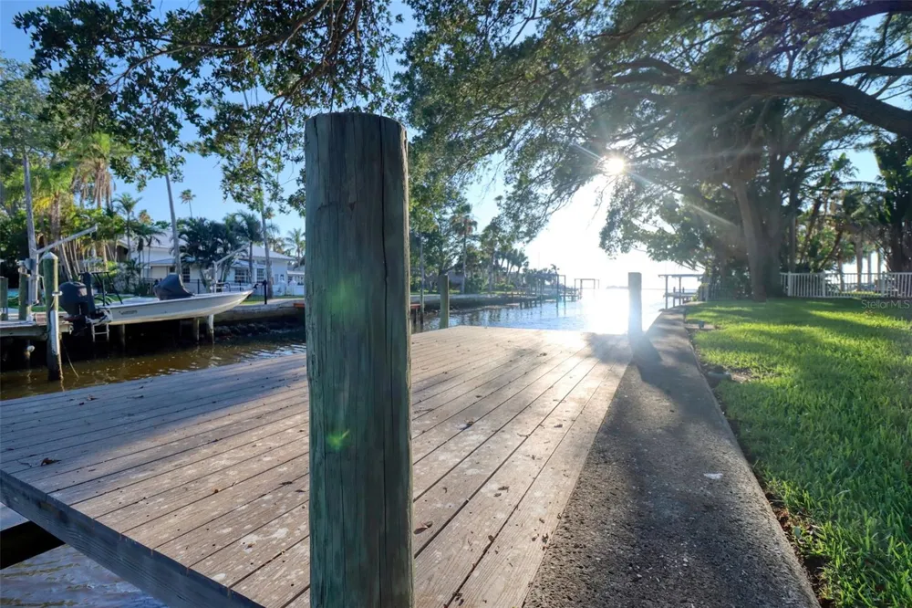 5 SHORE DRIVE Dunedin, FL 34698
