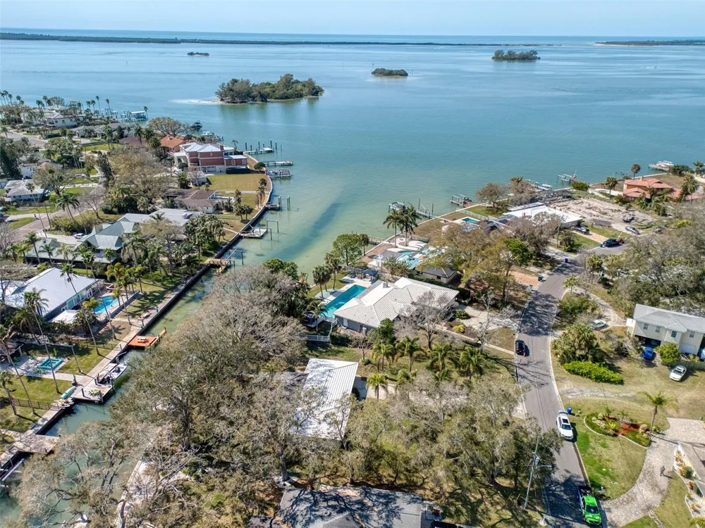 5 SHORE DRIVE Dunedin, FL 34698