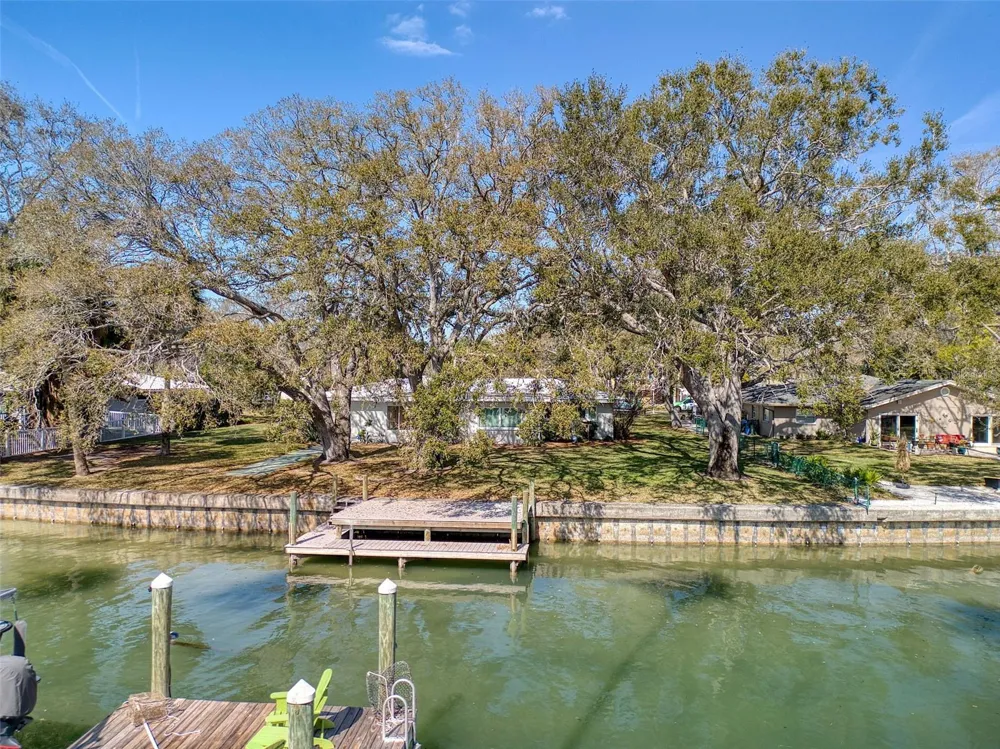 5 SHORE DRIVE Dunedin, FL 34698