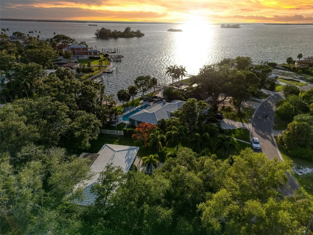 5 SHORE DRIVE Dunedin, FL 34698