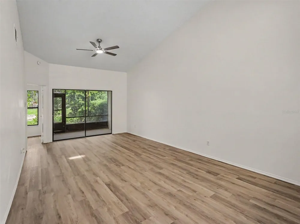84 LAKEPOINTE CIRCLE Kissimmee, FL 34743