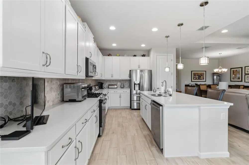 1212 VICTORIA HILLS DRIVE Deland, FL 32724