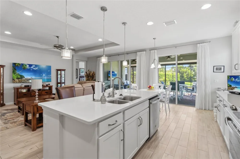 1212 VICTORIA HILLS DRIVE Deland, FL 32724