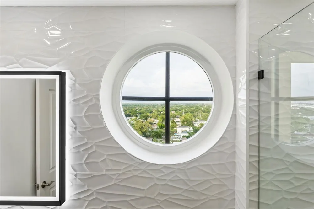 5823 BOWEN DANIEL DRIVE #1501 Tampa, FL 33616