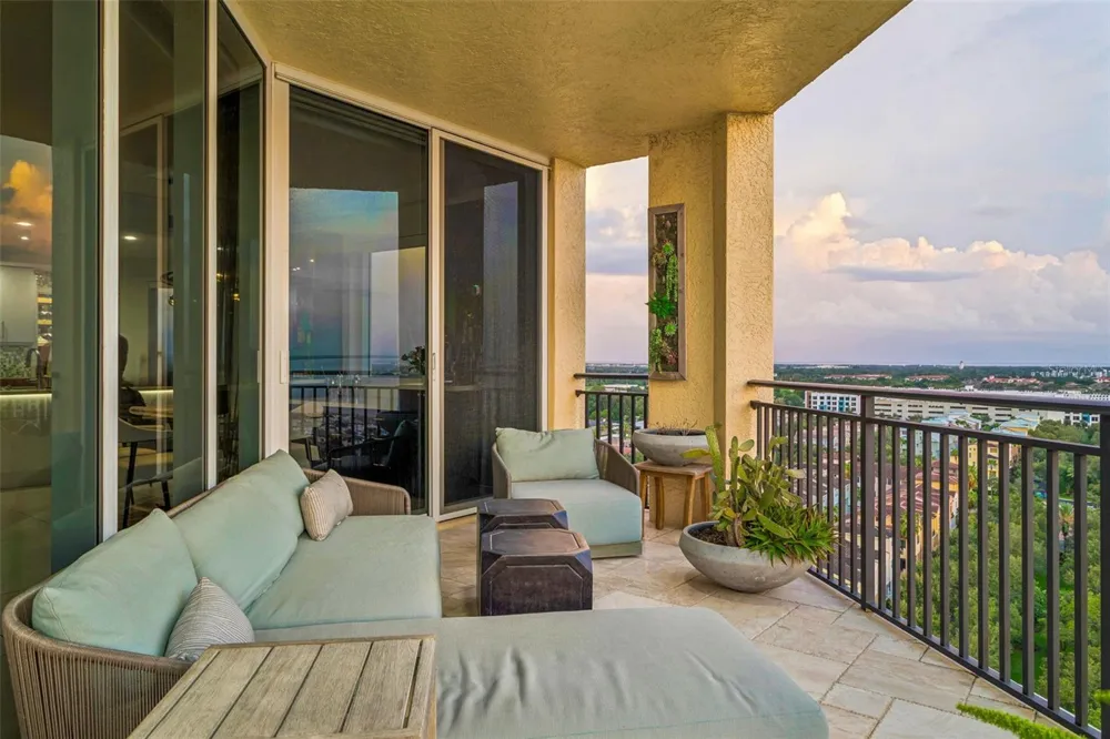 5823 BOWEN DANIEL DRIVE #1501 Tampa, FL 33616