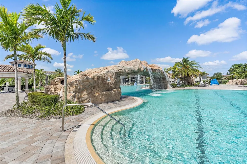 18114 GAWTHROP DRIVE #103 Bradenton, FL 34211