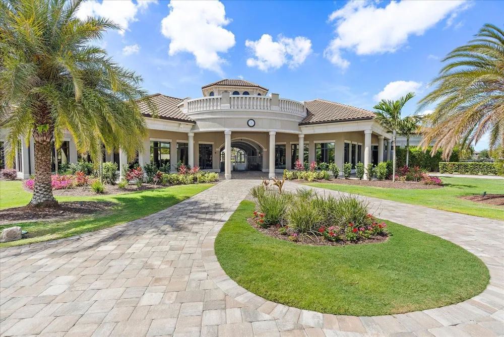 18114 GAWTHROP DRIVE #103 Bradenton, FL 34211