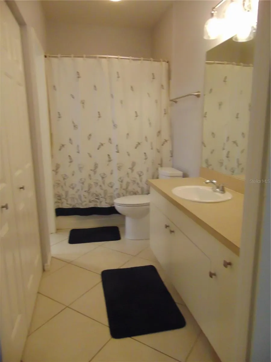 4323 BAYSIDE VILLAGE DRIVE #102 Tampa, FL 33615
