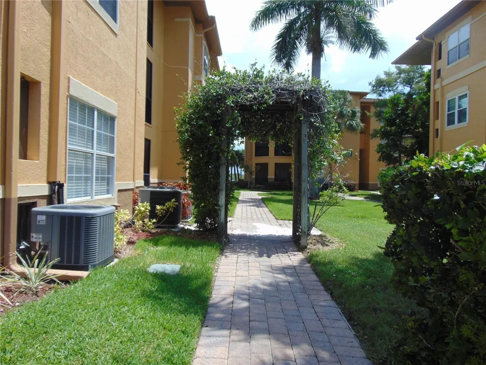 4323 BAYSIDE VILLAGE DRIVE #102 Tampa, FL 33615