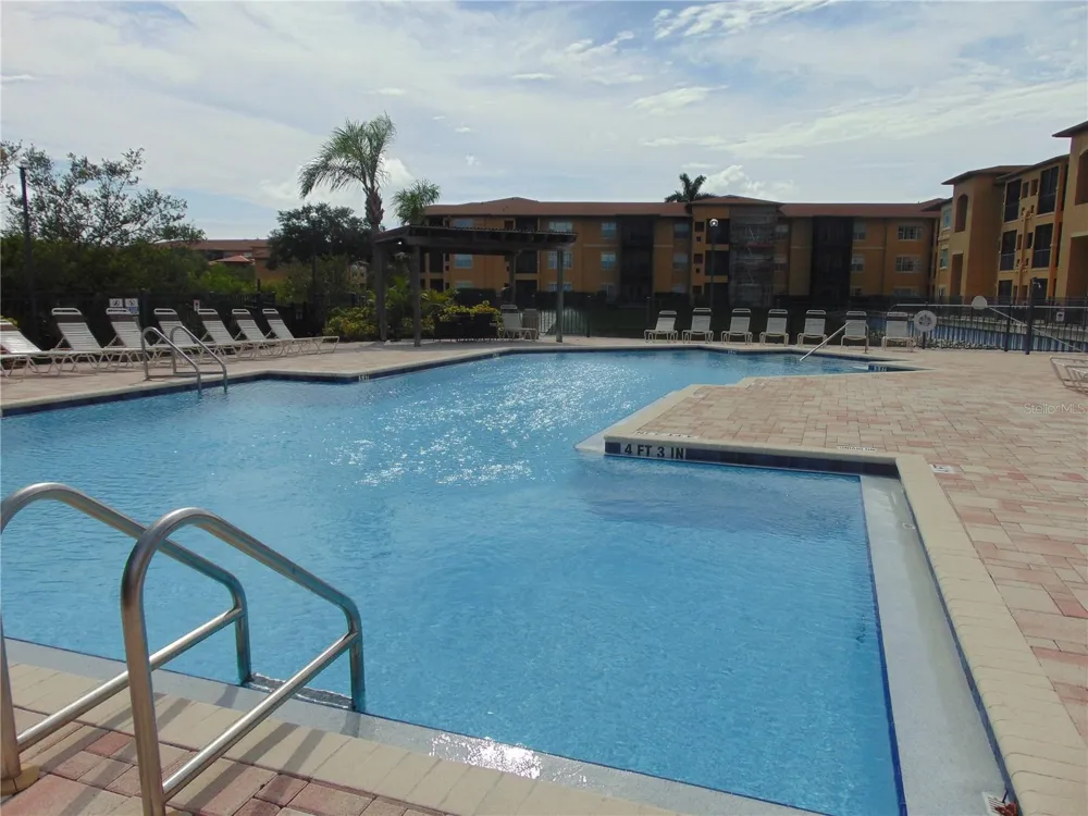 4323 BAYSIDE VILLAGE DRIVE #102 Tampa, FL 33615