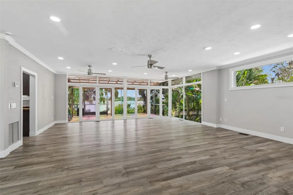 904 BAYSHORE DRIVE Tarpon Springs, FL 34689