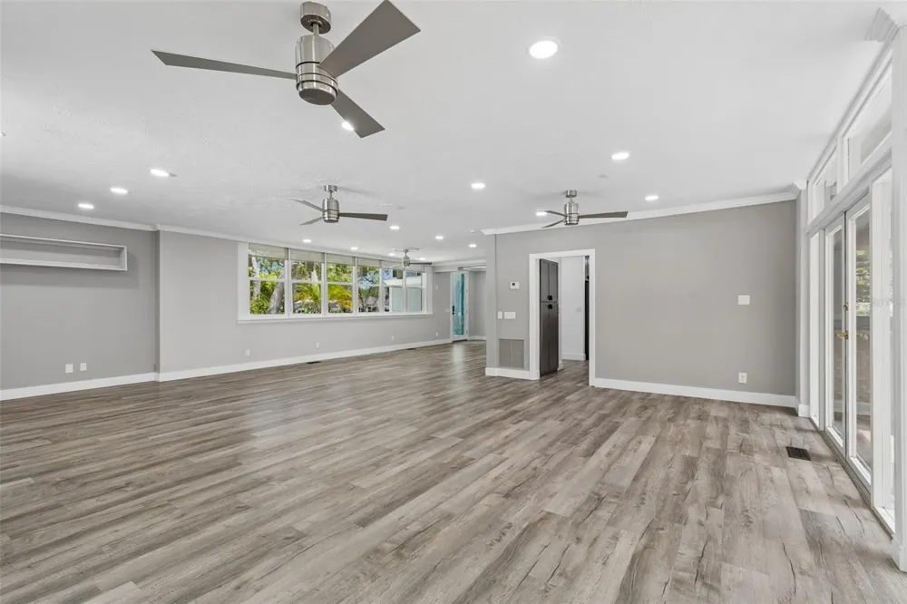904 BAYSHORE DRIVE Tarpon Springs, FL 34689