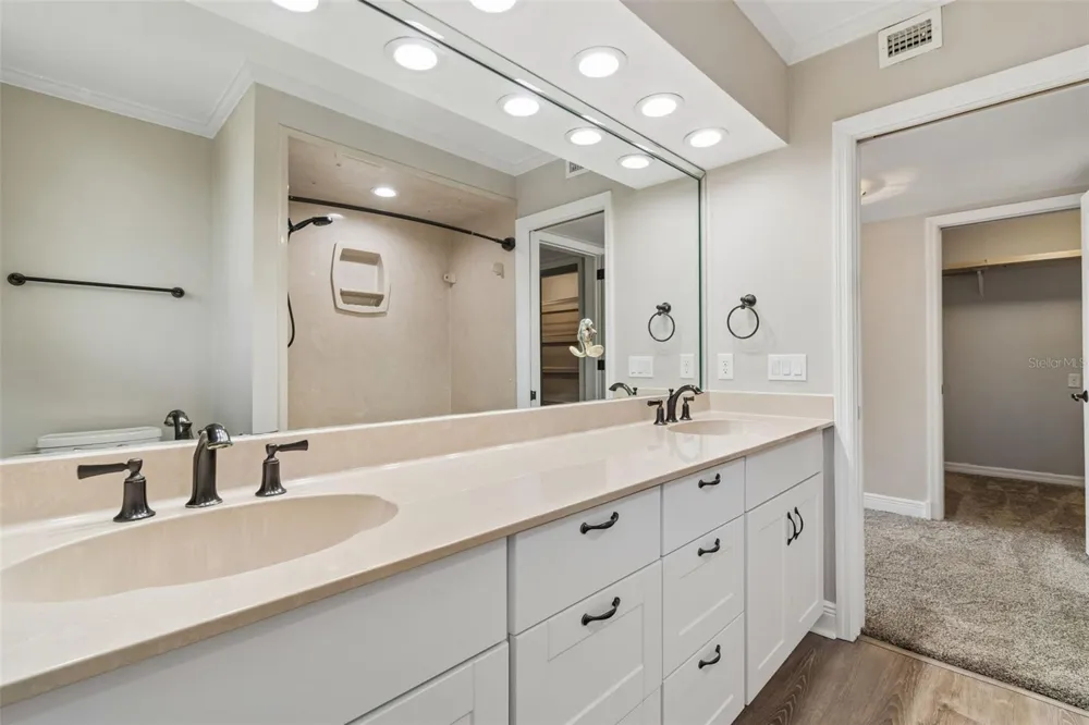 904 BAYSHORE DRIVE Tarpon Springs, FL 34689