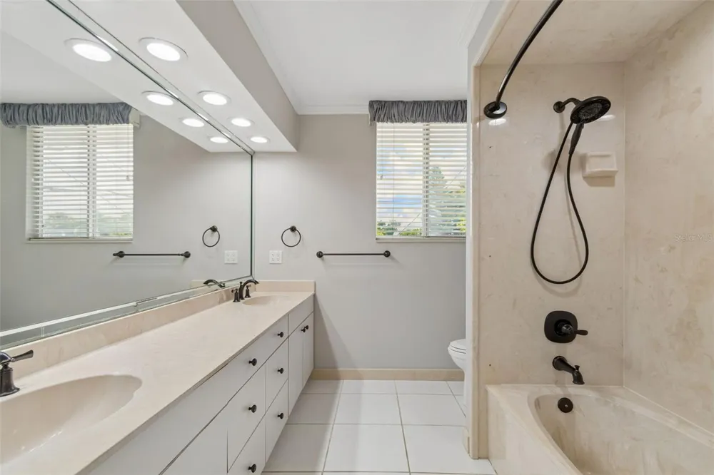 904 BAYSHORE DRIVE Tarpon Springs, FL 34689