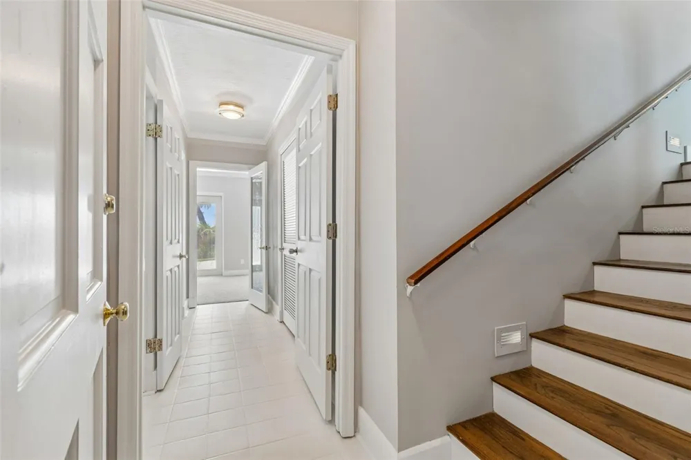 904 BAYSHORE DRIVE Tarpon Springs, FL 34689