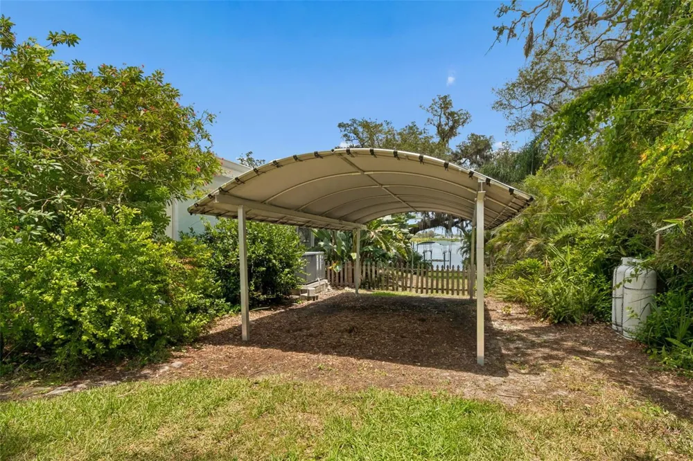904 BAYSHORE DRIVE Tarpon Springs, FL 34689