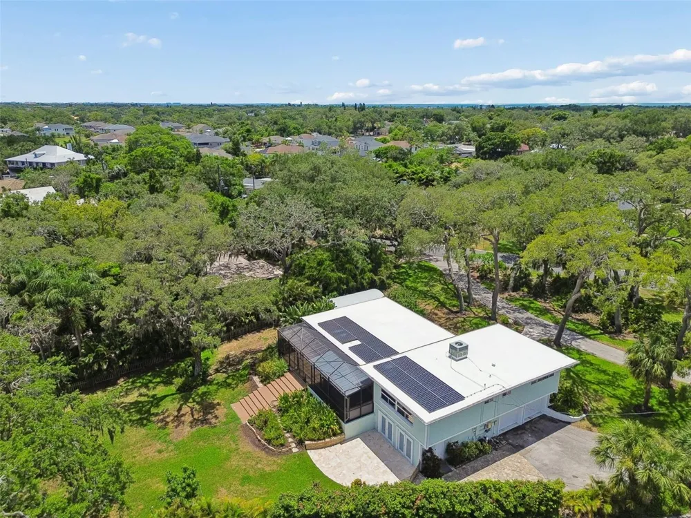 904 BAYSHORE DRIVE Tarpon Springs, FL 34689