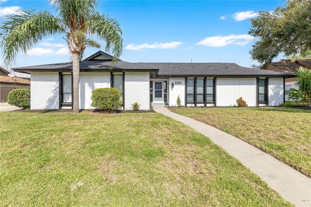 5313 JADE CIRCLE Belle Isle, FL 32812