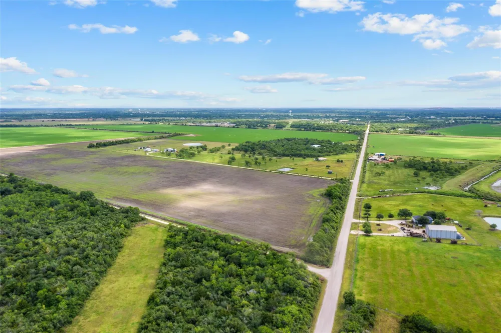 28 County Road 160 Alvin, TX 77511