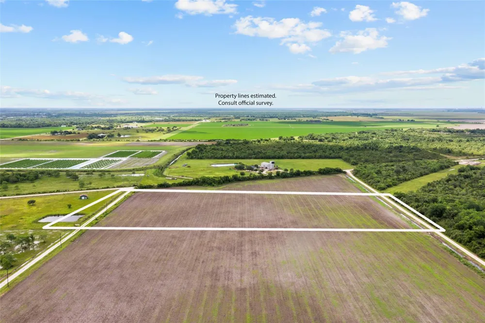 28 County Road 160 Alvin, TX 77511