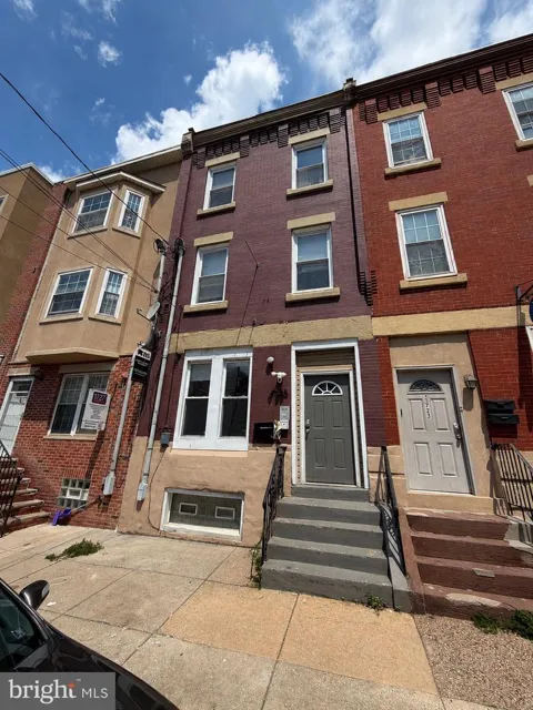 1725 W BERKS STREET #A
