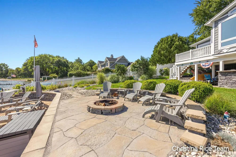 1644 Lakeview Drive Mears, MI 49436