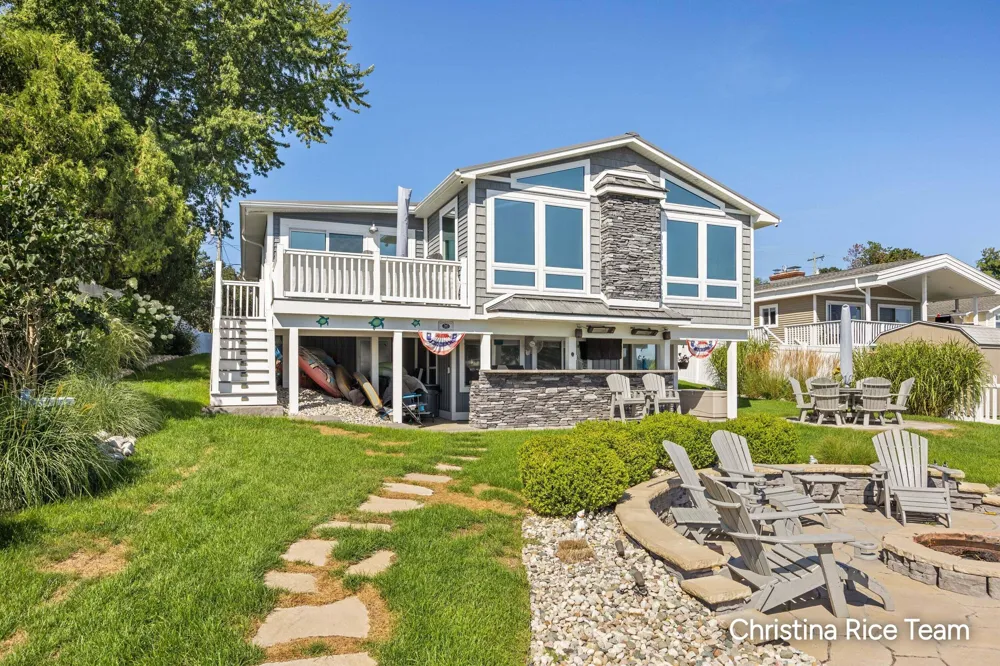 1644 Lakeview Drive Mears, MI 49436