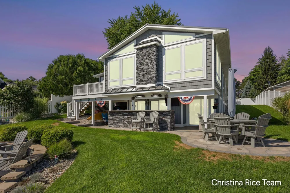 1644 Lakeview Drive Mears, MI 49436