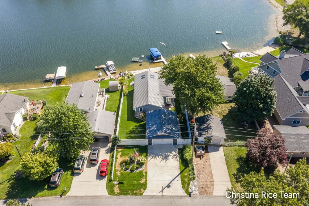 1644 Lakeview Drive Mears, MI 49436