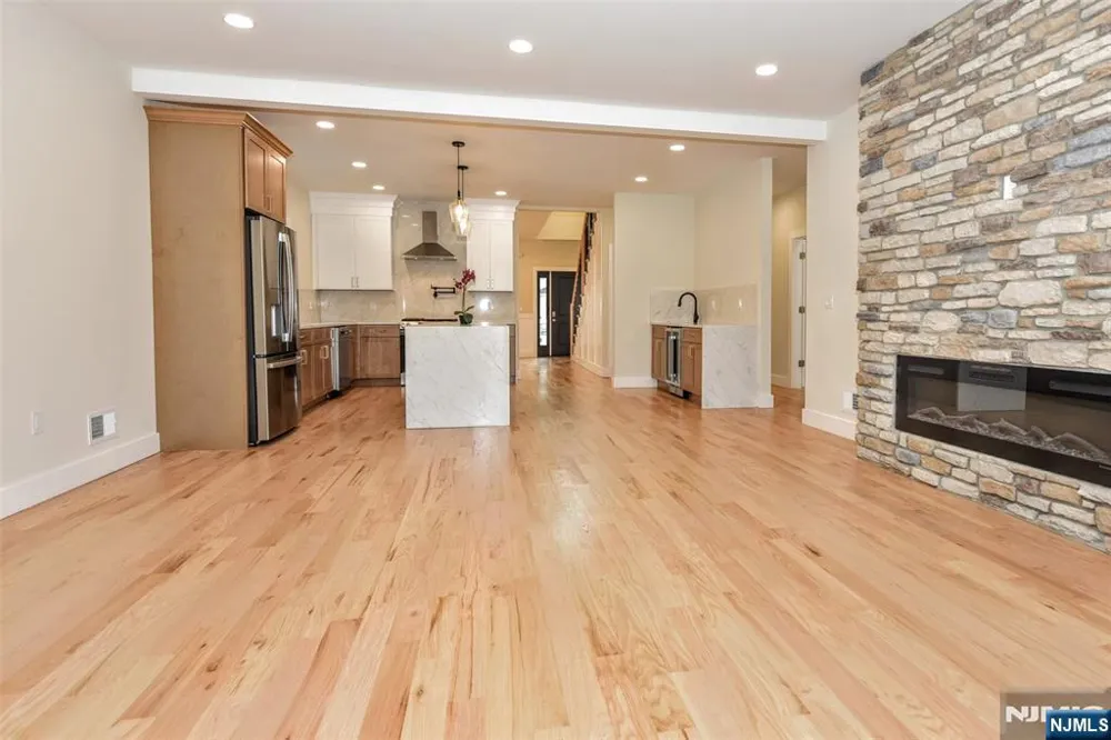 311 Harrison Avenue Hasbrouck Heights, NJ 07604