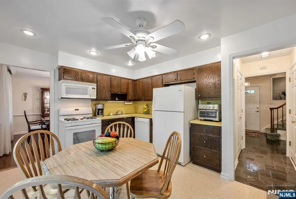 8 Knollwood Drive Morris Township, NJ 07960
