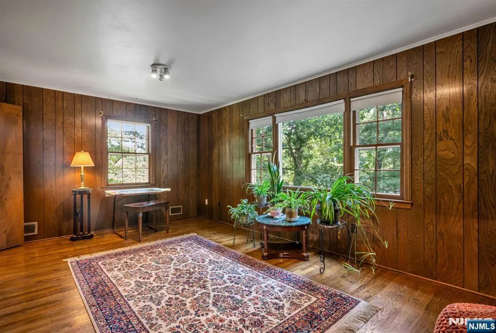 8 Knollwood Drive Morris Township, NJ 07960