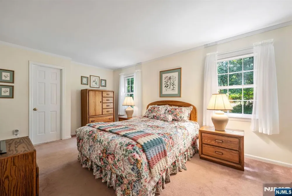 8 Knollwood Drive Morris Township, NJ 07960
