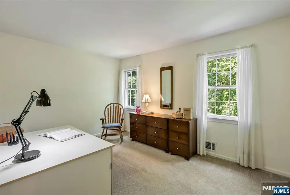 8 Knollwood Drive Morris Township, NJ 07960