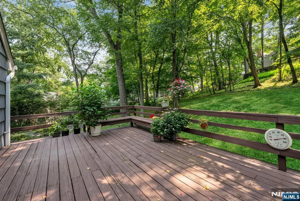 8 Knollwood Drive Morris Township, NJ 07960