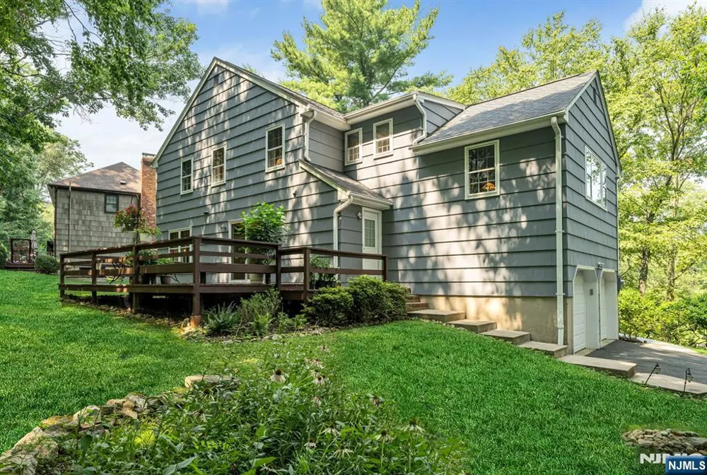 8 Knollwood Drive Morris Township, NJ 07960