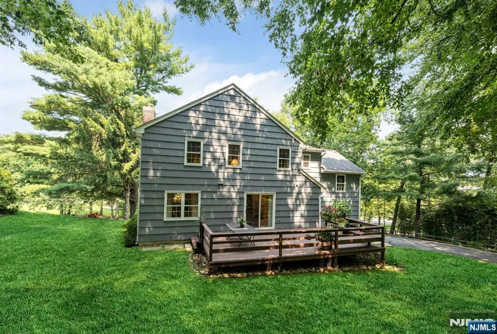 8 Knollwood Drive Morris Township, NJ 07960